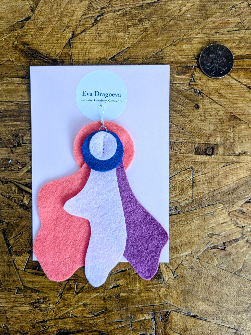 Single statement felt earrings in pink and blue